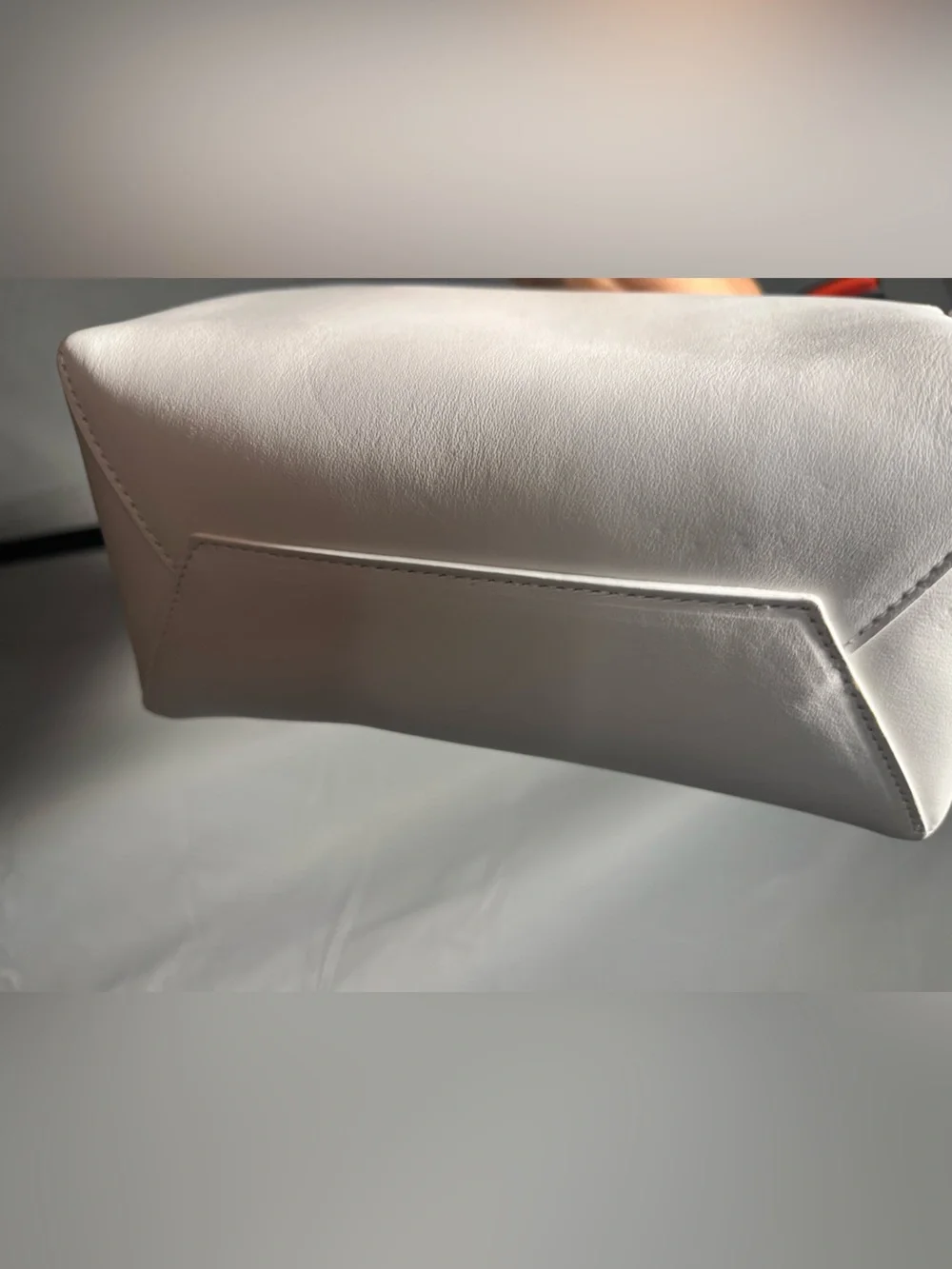 WE-AR4 The Pastry Box 20 Veg Tanned Leather Top-Handle luxury Bag